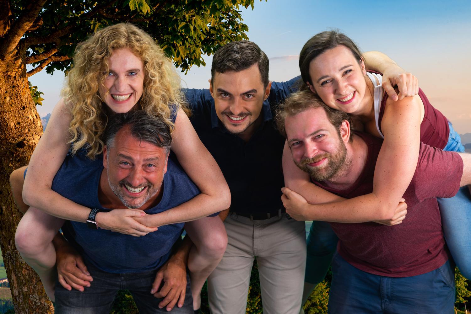 Gruppenbild METEOR vor Natur-Hintergrund